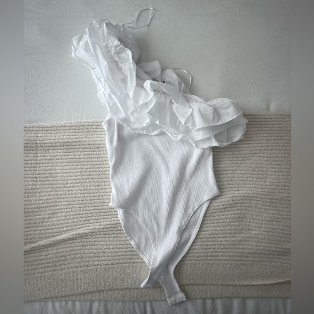 Zara Bodysuit - One shoulder white ruffle